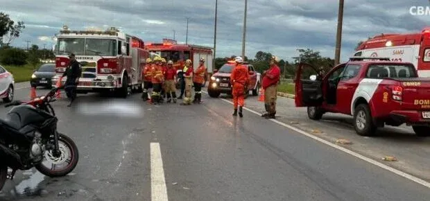 Colisão entre motocicletas deixa uma vítima fatal na EPIA, em frente ao Catetinho