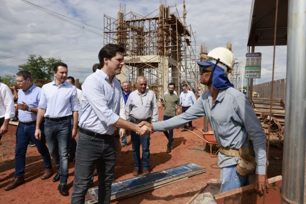 Daniel Vilela articula aceleração de obras rodoviárias em Goiás