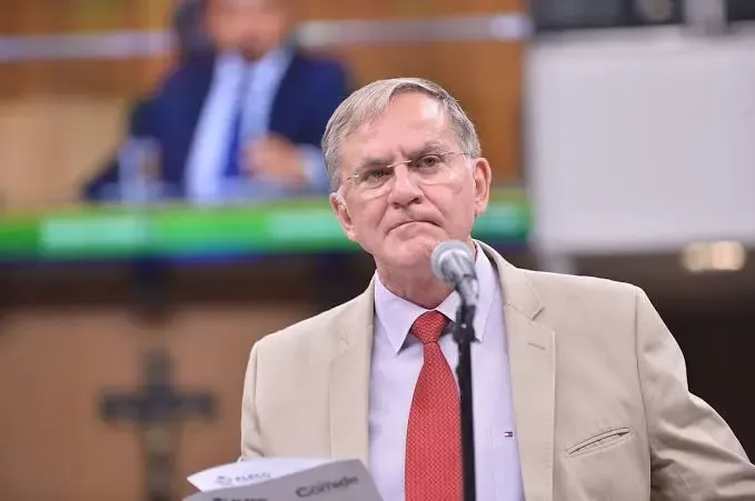 Deputado Estadual Antônio Gomide sofre fratura na coluna após capotamento de carro na BR-060
