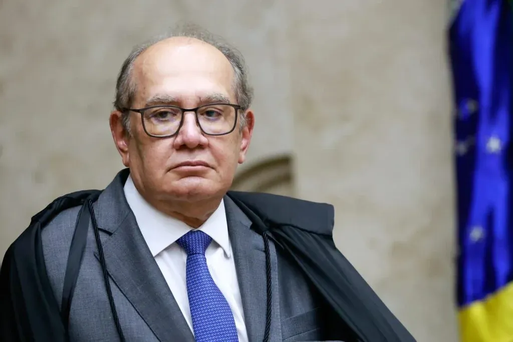   Gilmar Mendes nega habeas corpus com pedido de prisão domiciliar para Bolsonaro
