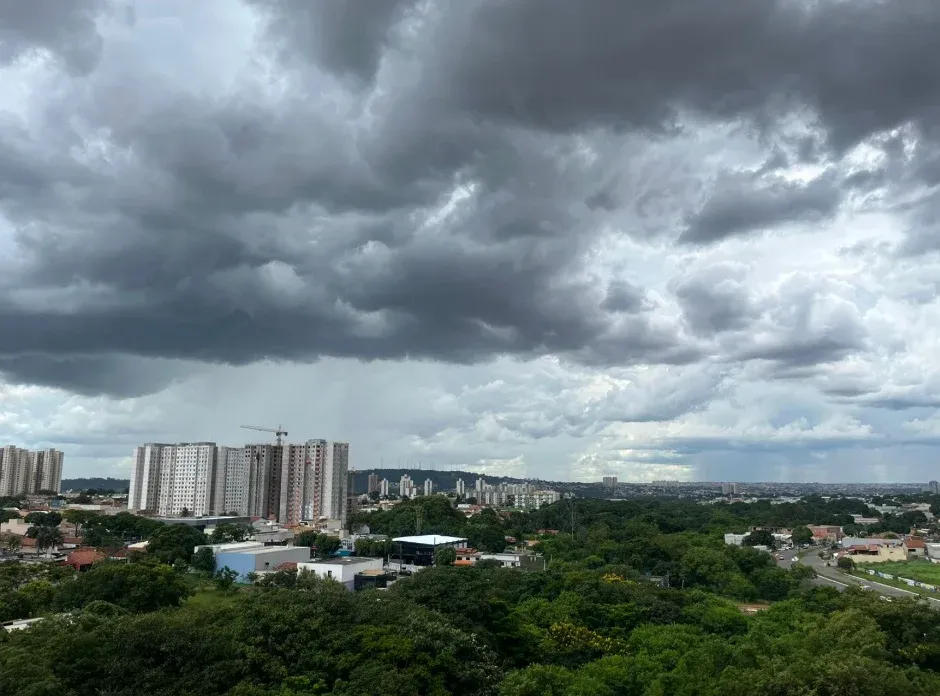 Inmet emite alerta de tempestade e possibilidade de queda de granizo em Goiás