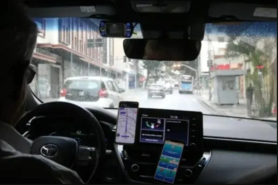 Motorista de app da 99 culpa passageira por corrida de R$ 1,4 mil
