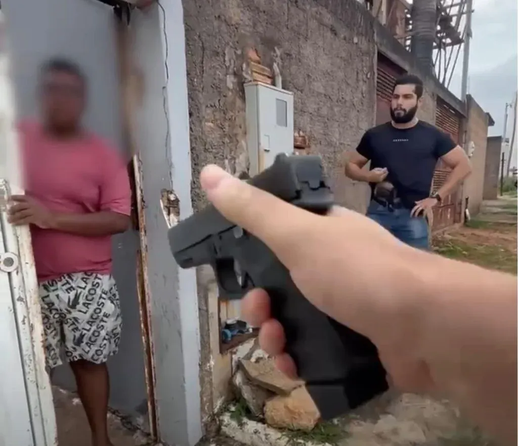 Sexo filmado ; Garoto de programa filmava momentos de sexo com companheiros para ameaça-los