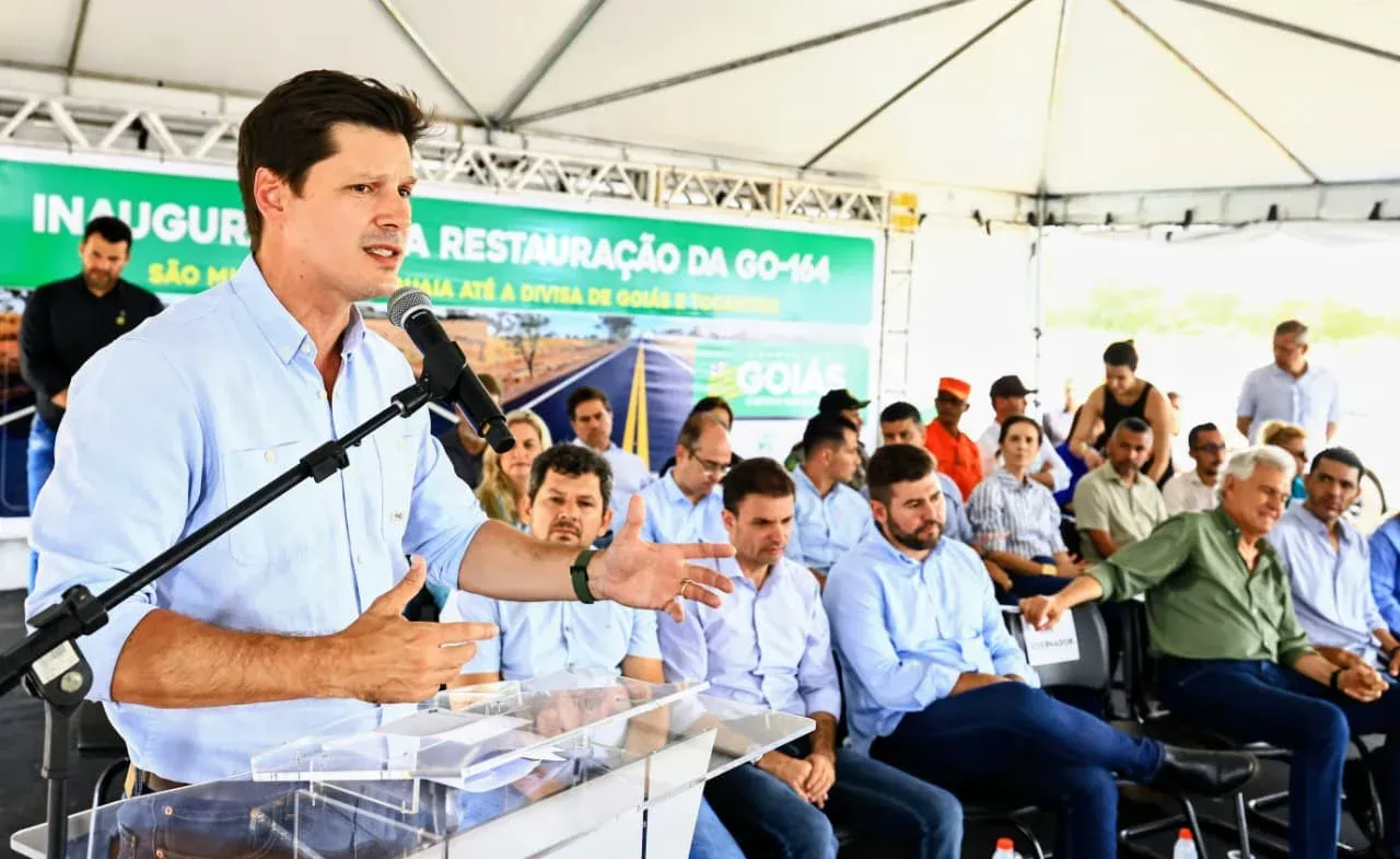 Daniel Vilela aponta infraestrutura como diferencial competitivo ao entregar restauração da GO-164 e pavimentação GO-154