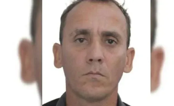 Estuprador de criança morre em confronto após abrir fogo de cima de telhado