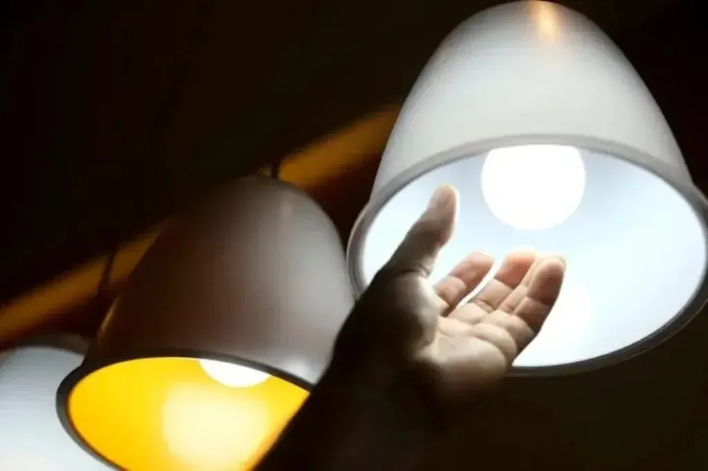 Fevereiro seguirá com bandeira tarifária verde na conta de luz