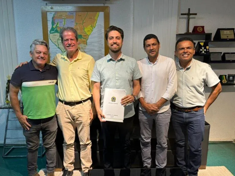Prefeito anuncia 2,5 milhões para asfalto em bairros ; parque rio branco e val 02