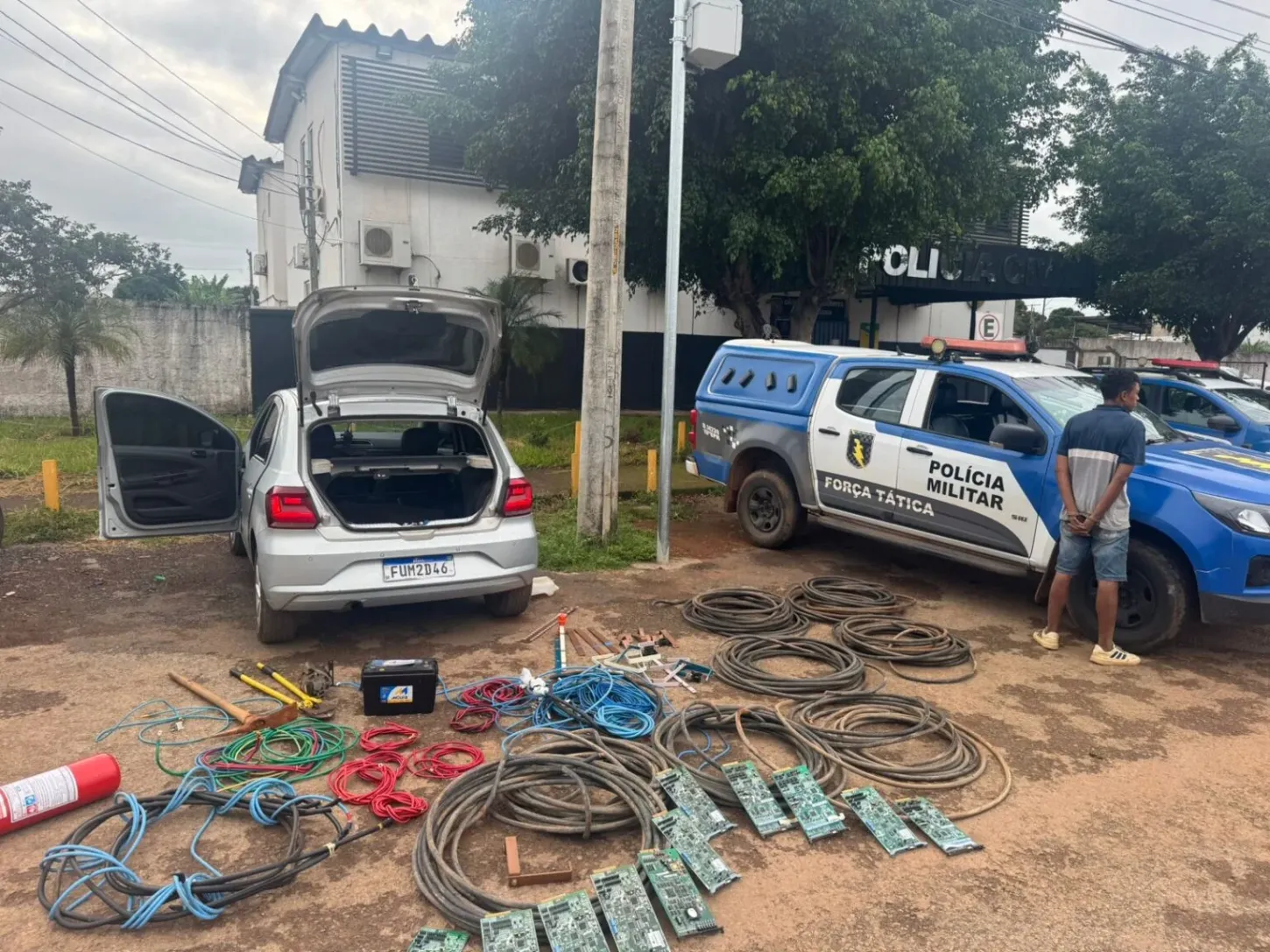 Vídeo ; Ladrão especialista em furtar torre de telefonia móvel é preso em flagrante no J.INGÁ