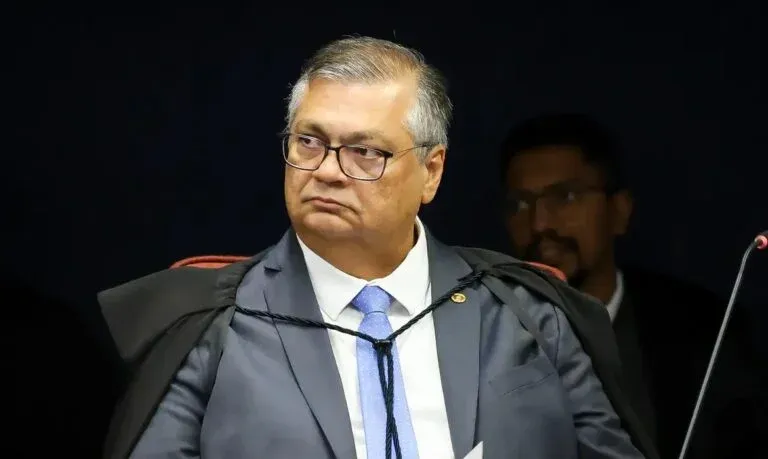 Dino põe fim à aposentadoria compulsória como punição disciplinar mais grave a juízes