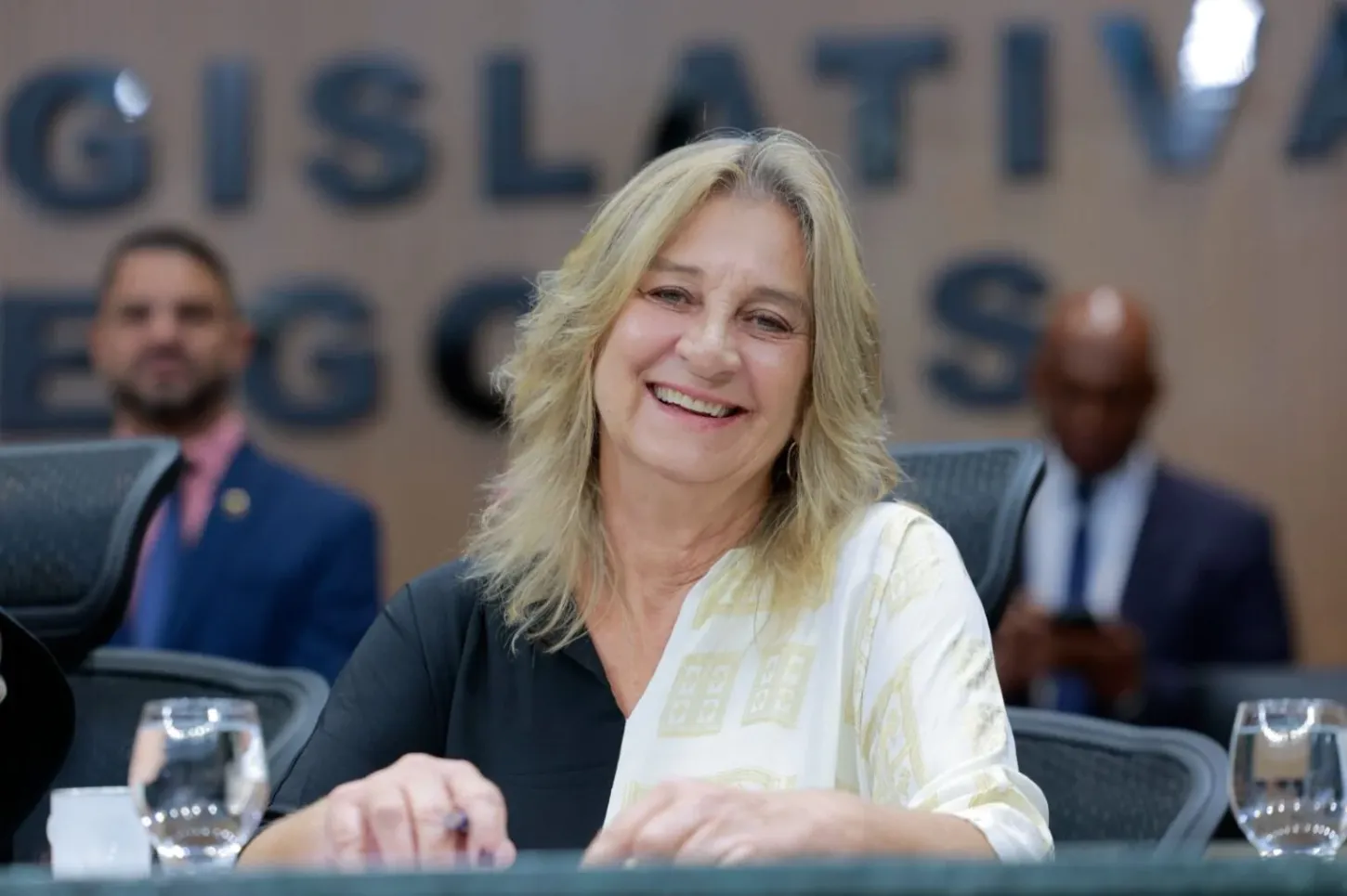 Dra. Zeli homenageia duas mulheres de Valparaíso com a Comenda Berenice Artiaga, a mais alta honraria do Legislativo goiano