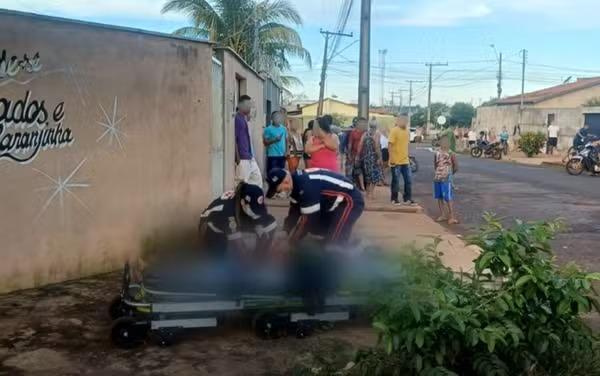Homem que matou compnheira e esfaqueou enteado, comete suicídio com facada no peito em Itumbiara Goiás