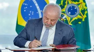 Lula sanciona lei que reforça proteção a vítimas de estupro menores de 14 anos