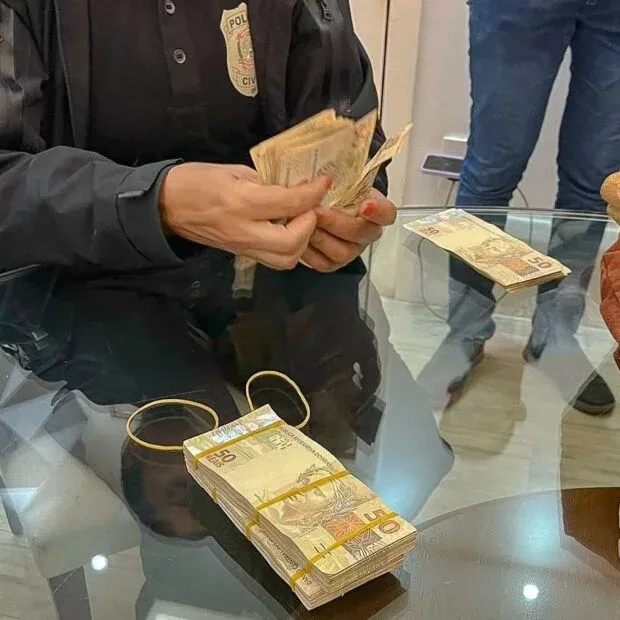 PCDF faz buscas em residência atrás de Criminosos que utilizaram dados de autoridades