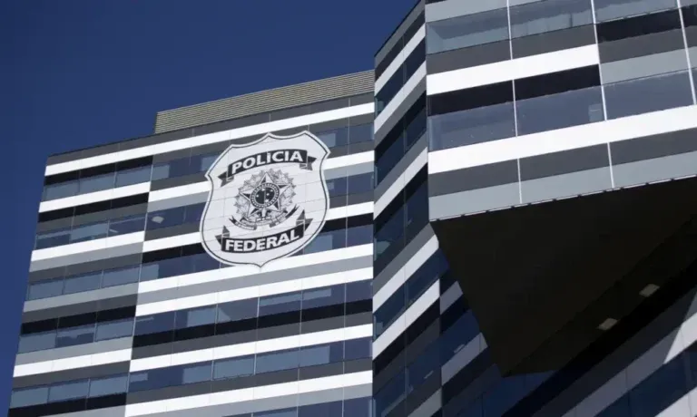 PF acha diálogos de Vorcaro com senador Ciro Nogueira e apura mensagem com ordem de pagamento
