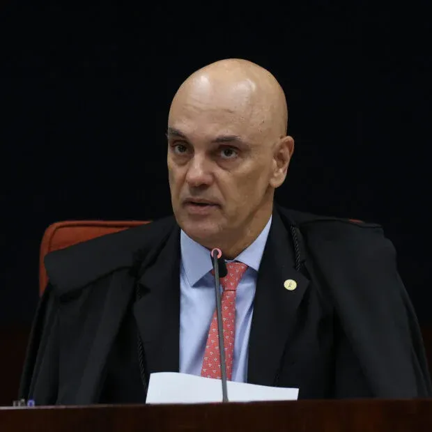Vorcaro trocou mensagens com Moraes no dia em que foi preso em 2025, diz jornal