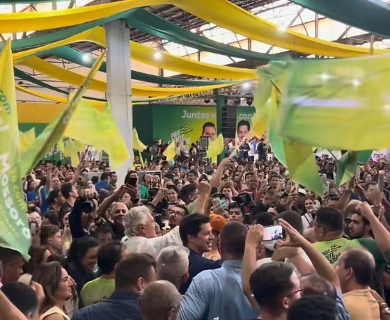 Caiado arrasta multidão em Luziânia e garante: “Vou devolver o Brasil aos brasileiros”
