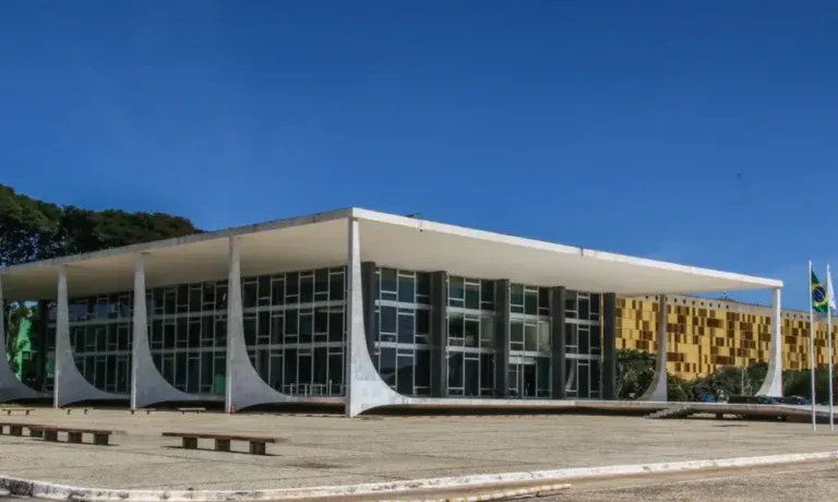 Governo exonera 16 ministros de Estado em semana final do prazo para desincompatibilização