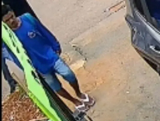 Vídeo mostra momento que funcionária de loja tem celular furtado em Valparaíso