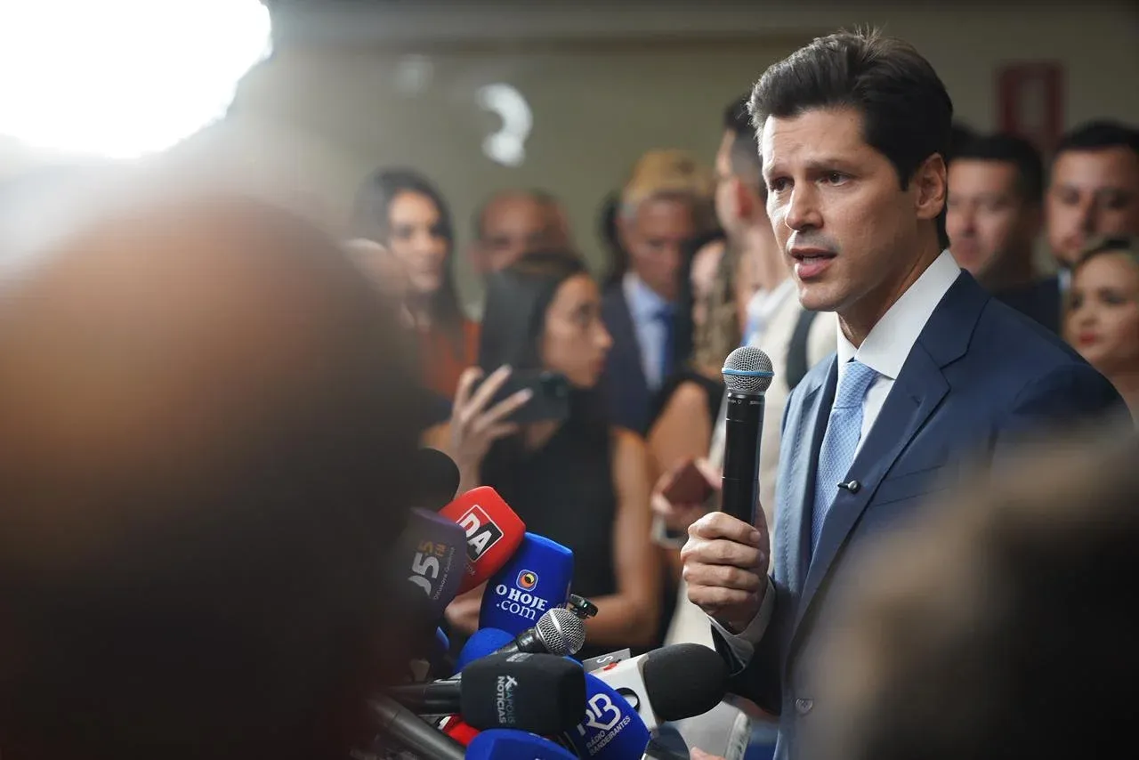 Daniel Vilela chega a 44,3% e abre 21,2 pontos de vantagem, aponta Directa Pesquisas