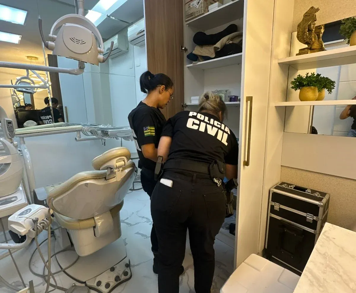 Dentista Fake é presa em Goiânia suspeita de realizar procedimentos estéticos sem habilitação
