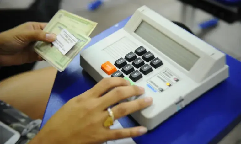 Eleitorado feminino representa 53,9% dos atendimentos para solicitação e regularização do título de eleitor em Goiás