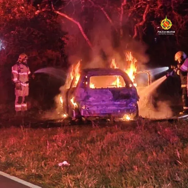 Dupla é detida após incêndio criminoso em veículo no Park Way