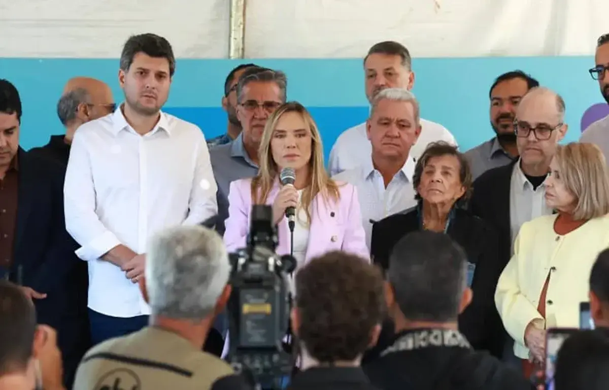 Durante evento, Celina diz que Michelle fez desabafo ao falar de Flávio e que 