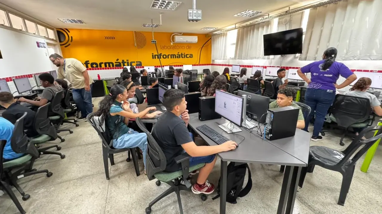 Governo de Goiás oferece mais de 4 mil vagas gratuitas em cursos de tecnologia e negócios
