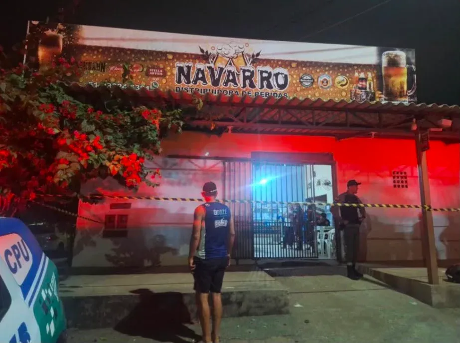 Homem é baleado e morto com tiro na nuca dentro de Distribuidora de Bebidas em Águas Lindas