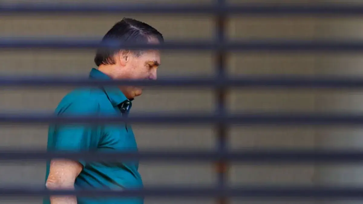 Moraes autoriza que Bolsonaro preste depoimento sobre arma apreendida pela Polícia Civil