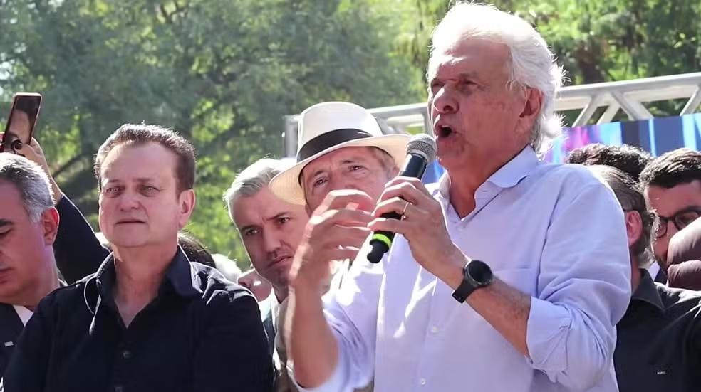 Caiado sobre Lula e Flávio Bolsonaro: Brasil está ‘sequestrado pelos dois rejeitados’