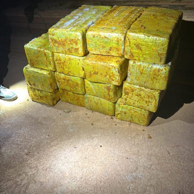 PMDF apreende cerca de 300 kg de maconha escondidos em caminhão na Ponte Alta