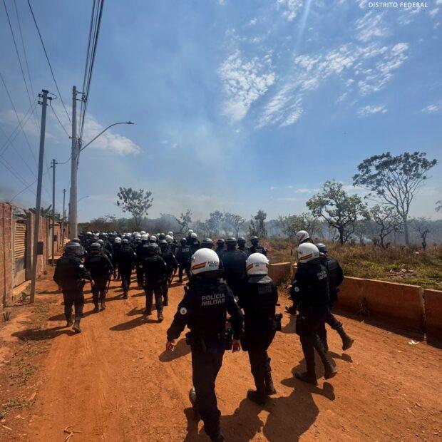 PMDF participa de operação integrada para desocupar área irregular na Estrutural