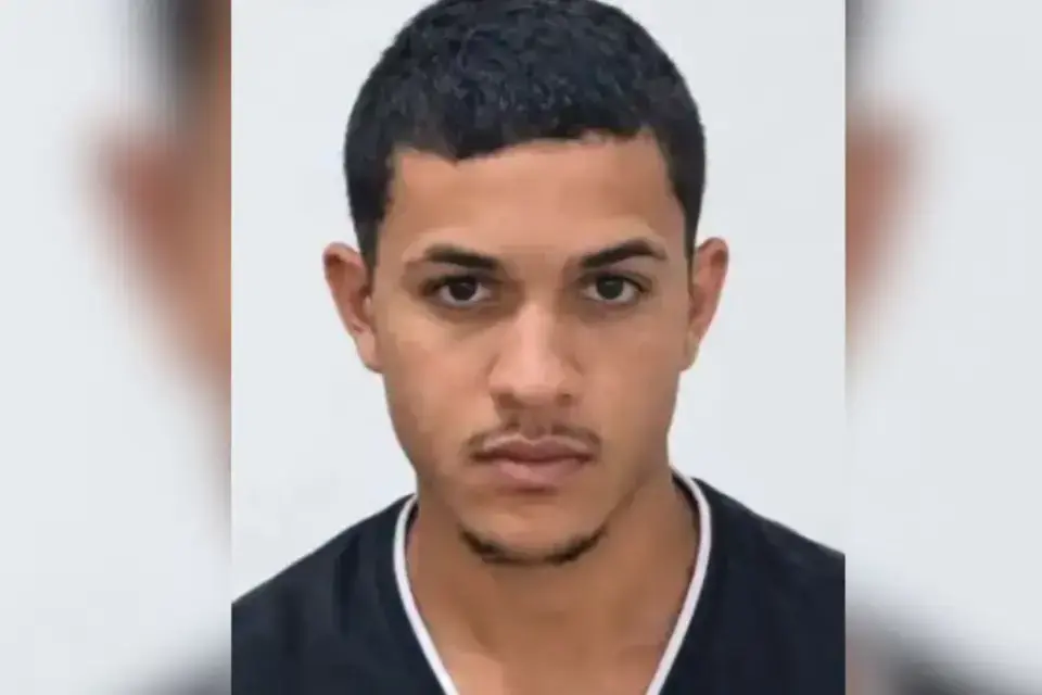 Bombeiros encontram corpo de rapaz que desapareceu após bater cabeça em pedra no Rio Claro, em Goiás