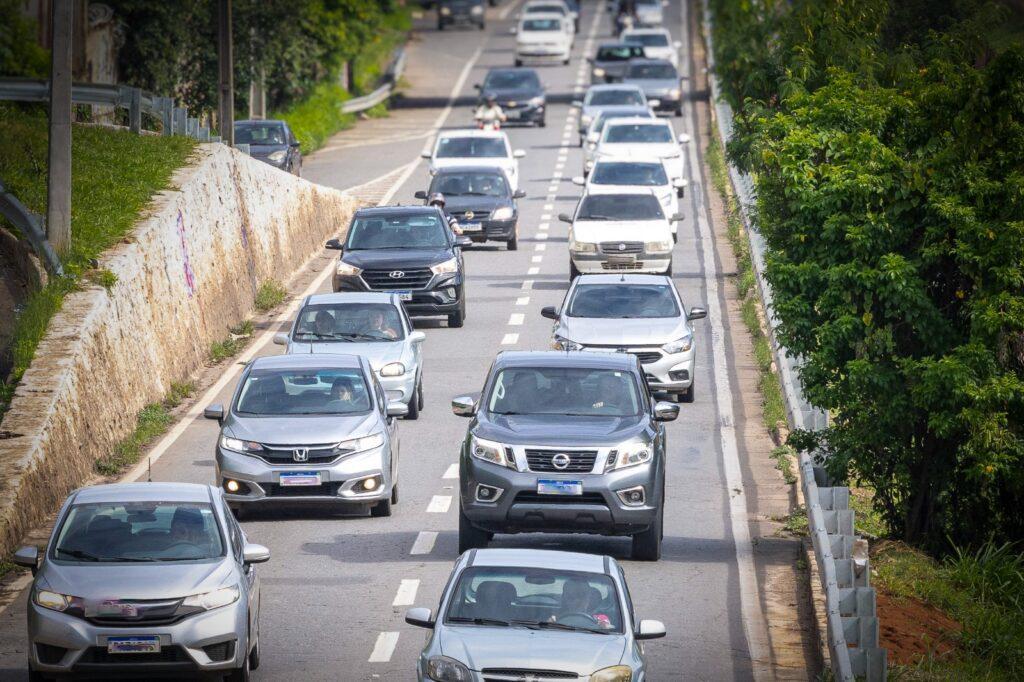 Goiás registra alta no comércio de veículos quase 5 vezes maior que a do Brasil .