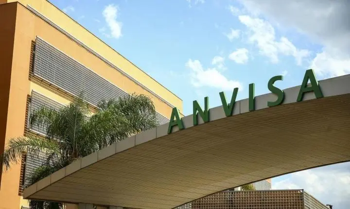Anvisa proíbe plataforma de consulta online e entrega de medicamento