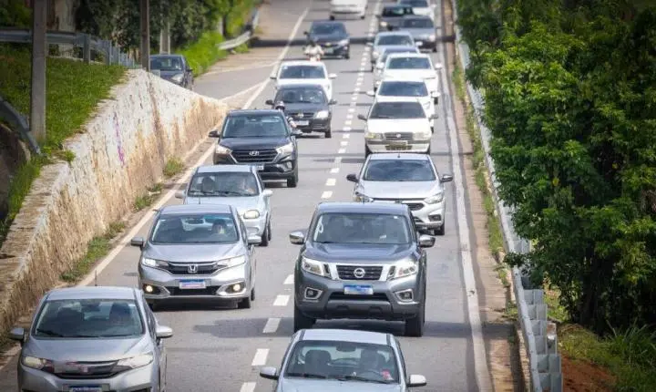 Goiás registra alta no comércio de veículos quase 5 vezes maior que a do Brasil .