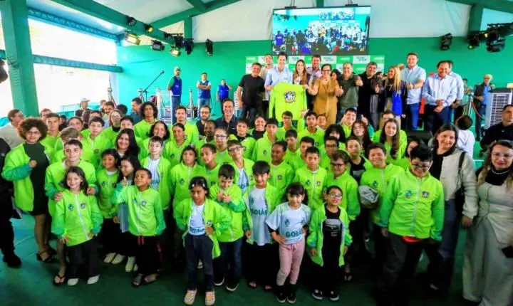 Prefeitura leva serviços do CadÚnico à população em edição do Goiás Social em Goiânia